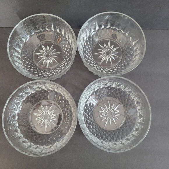 Set Of 4 Anchor Hocking Clear Glass Dessert Bowls With Starburst Design 4.5" Dia - Picture 2 of 6